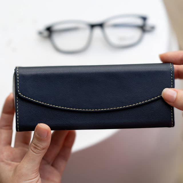 Foldable glasses case